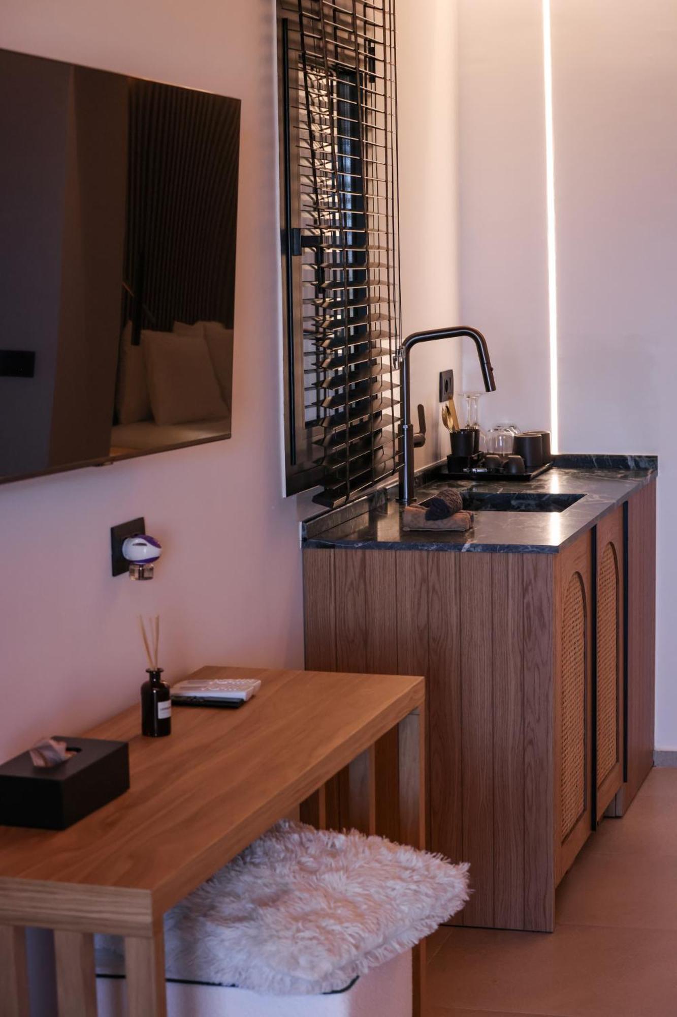 Queen Kalliopi Suites Plintri Extérieur photo